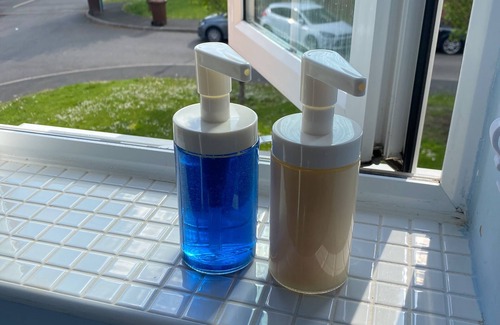 Corby House | Oakley Vale - Luxury 3 Bed, Garden, Free Parking, Peaceful Elite Suite