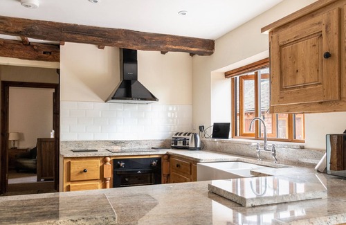 Alcester House | Oaks Barn Farm, Alcester- sleeps 20 with optional Salt water hot tub