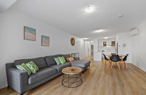 Alexandra Headland Apartment | Oaks Resort Private 3BR Apartment