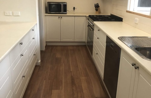 Mount Martha House | Oakwood Retreat - Renovated spacious fully self contained house in Mt Martha.