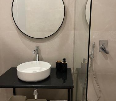 Mbrostar-Urë Apartment | Oasis