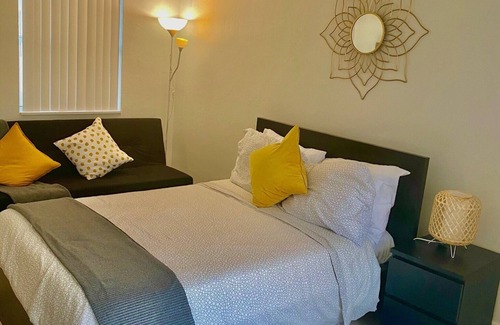 Royal Poinciana Hotel | Oasis at Hollywood - Sleeps 4 - Unit 5