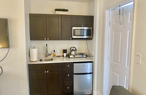 Royal Poinciana Apartment | Oasis at Hollywood - Sleeps 4 - Unit 2