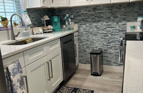 Mount Dora Cottage | Oasis At The Ruiz's - Come Relax, Have Fun, Or Enjoy The Arcade