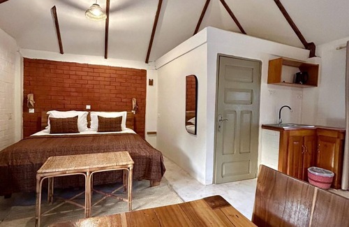 Cape Coast Hotel | Oasis Beach Resort