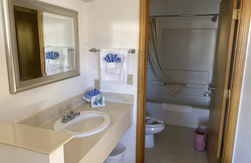 Raton Hotel | Oasis Botique Motel