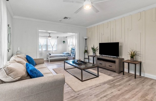 Lantana House | OASIS by the BEACH