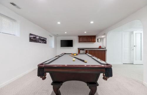 Downtown Salt Lake City House | Oasis in the City Hot tub, Pool table, Koi Pond