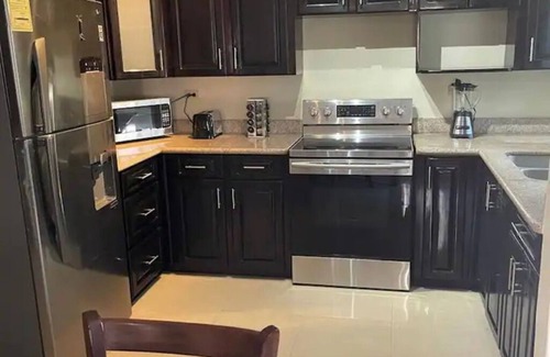 Saint Andrew Apartment | Oasis@Lindsay: Centrally Located Kingston 2 bed Apt