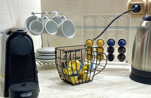 Heraklion Apartment | OASIS URBAN APARTMENT-Private Patio, 1min From All Amenities, 24/7 On Call Help