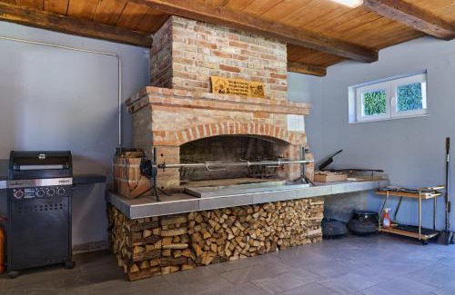 Staro Petrovo Selo Villa | Oaza Mira LAZE