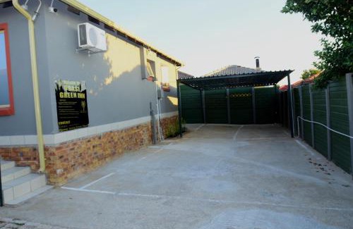 Greater Johannesburg Metropolitan Area House | Obasi Green Inn Guesthouse