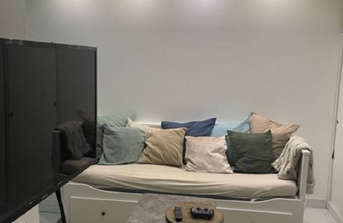 Pere Lachaise Apartment | Oberkampf apartment a stone's throw from the Atelier des Lumières