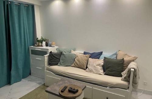 Pere Lachaise Apartment | Oberkampf apartment a stone's throw from the Atelier des Lumières