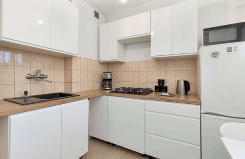 Przymorze Apartment | Obrońców Wybrzeża 10C | Gdańsk | Bright Apartment | Desk