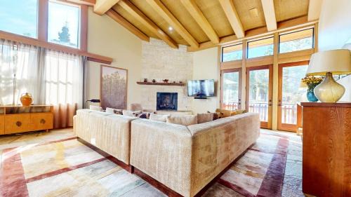 Mammoth Lakes House | Obsidian #1 home