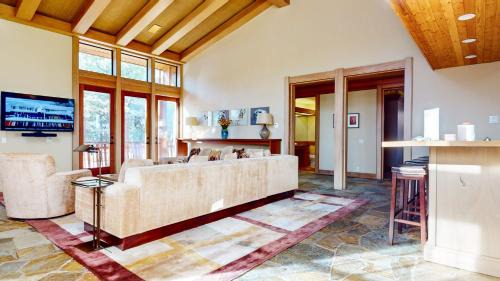 Mammoth Lakes House | Obsidian #1 home