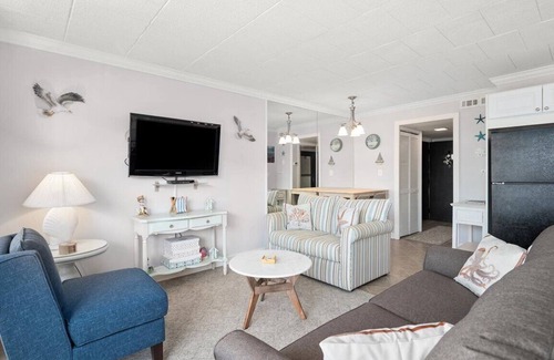 Midtown Ocean City Condo | Ocean Block 2 BR 2 BA Unit - Short Walk to the Beach!