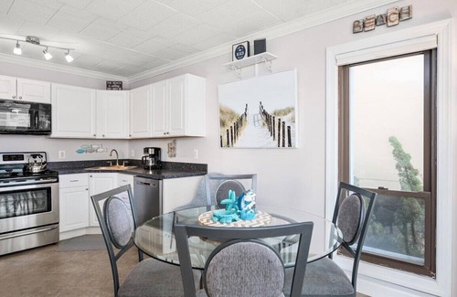 Midtown Ocean City Condo | Ocean Block 2 BR 2 BA Unit - Short Walk to the Beach!