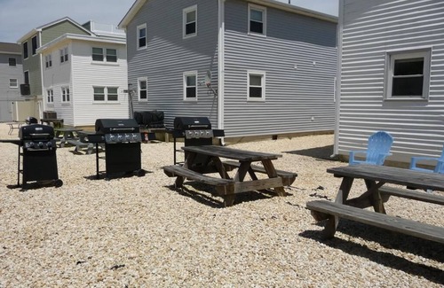 Surf City House | Ocean Block. Surf City. Duplex. Beach Badges. WIFI. Updated Kitchen. Deck.Surf.
