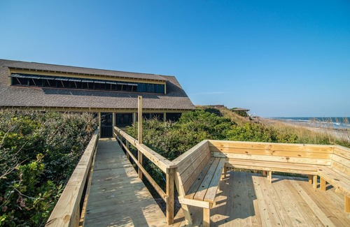 Pawleys Island House | Ocean Breezes Historic Home with Creek Dock