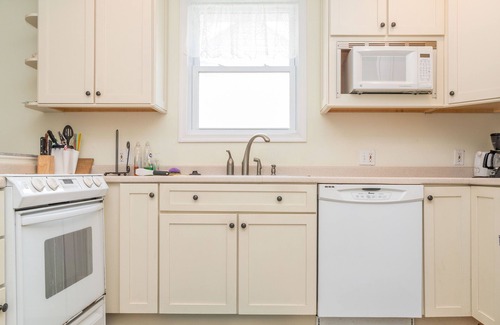 Little Salisbury House | Ocean City Bayside Retreat Unit B - Cozy Family Getaway Near Beach & Dining!