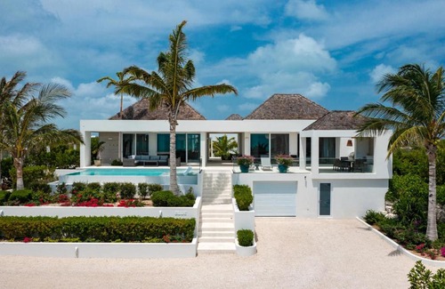 Leeward Settlement Villa | Ocean Dream 3 BR Villa Blue