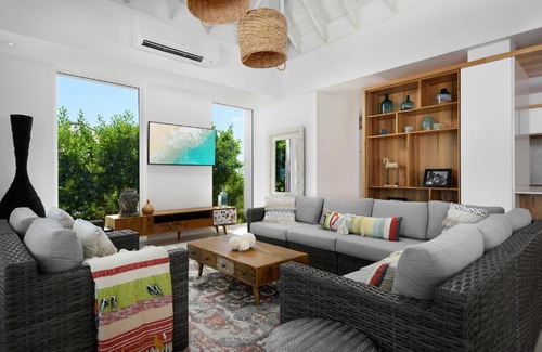 Leeward Settlement Villa | Ocean Dream 3 BR Villa Blue