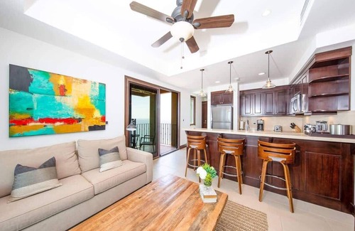 Playa Flamingo Condo | Ocean Escape Pool & Breakfast