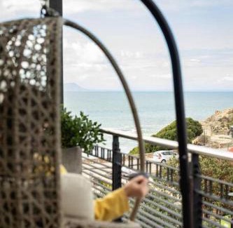 Hermanus City-Centre Apartment | Ocean Family Deluxe - Hermanus Waterfront Apartments