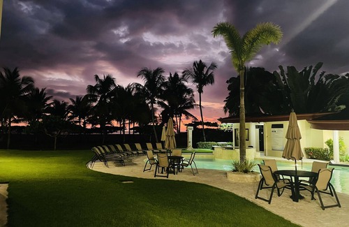 Barrio Los Faroles Condo | Ocean Front 3 Bed/2 Bath- direct access to beach-Salt water Pool-AMAZING SUNSETS