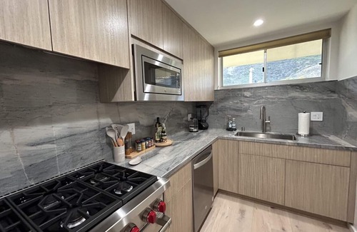 Eastern Malibu Condo | Ocean Front Carbon Beach Malibu Escape 😊