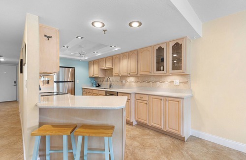 New Smyrna Beach Condo | 🌊Ocean Front Complex | Ocean Views | Ground Floor Condo | Las Brisas 502🌊