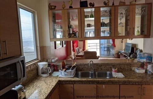 Crucita Condo | Ocean Front condo, 2 bdrm, 2 ba sleeps 4 fully furnished with awesome views.