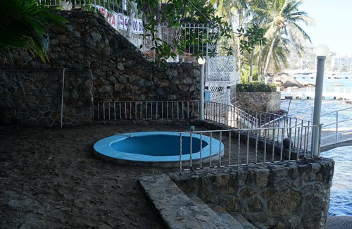 Caleta House | Ocean front house in traditional Acapulco, amazing view in a quiet place.