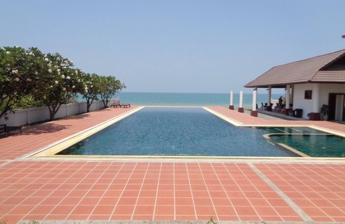 Khanom Condo | Ocean Front, Large Top Floor Condo - 1 bedroom