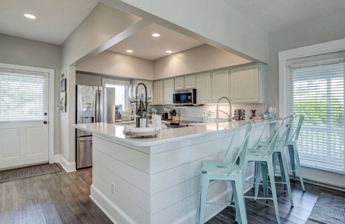 Flora's Bluff House | Ocean Front Sleeps 6 Steps to Beach Renovated to New 5 Star Home BHI Club