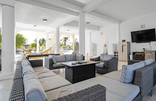 Monroe County House | Ocean Front Vacation Home - Key Largo - 28 Day Minimum