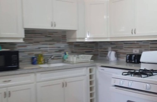 Inch Marlowe Apartment | Ocean Gaze - Luxury 1 Bedroom Apartment