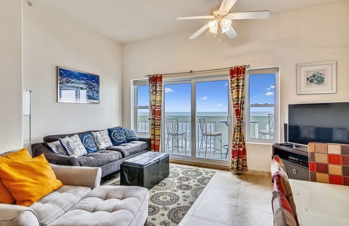 Galveston Condo | Ocean Grove #803, Beach View, 3BR/2BA Beach View, Sleeps 9.