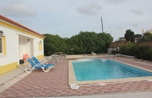 Aljezur Villa | Ocean Life is a stunning three bedroomed villa near Aljezur in Portugal
