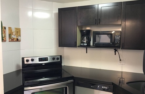 Galt Mile Resort | OCEAN MANOR 1 MASTER EN-SUITE BEDROOM AND 1 BEDROOM