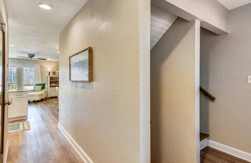 East End Condo | OCEAN MILE E6 IS IMPECCABLY REMODELED AND READY FOR YOUR FAMILY!