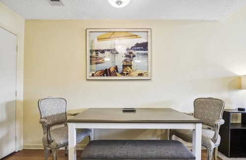 East End Condo | Ocean Mile L-7 is a splendid 1 bedroom / 1 bath townhome with beautiful views.