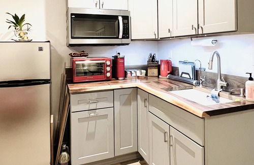 Ventura Apartment | Ocean Mountain Island Views Guesthouse Along Trail