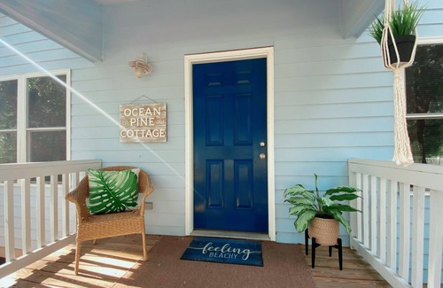 Shallotte House | Ocean Pine Beach Cottage Pet friendly Fully Fenced Yard