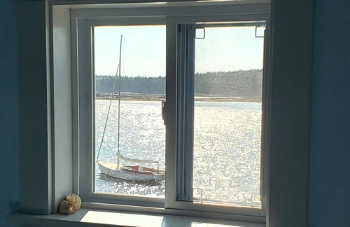 Friendship Cottage | Ocean's Edge Cottage w/beautiful views of midcoast Maine for 2.