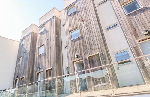 Lusty Glaze Apartment | Ocean Seven