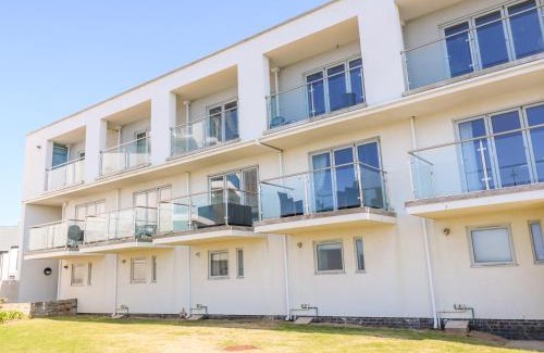 Lusty Glaze Apartment | Ocean Seven