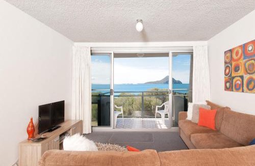 Nelson Bay Apartment | Ocean Shores Unit 10 27 Weatherly Close